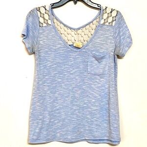 🌞 Neon Soul chambray baby blue & white short sleeve lace top pocket.women M